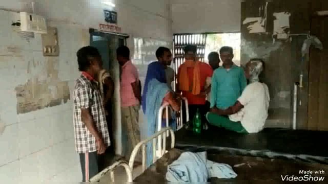 प्रखंड के नवाबगंज गांव की एक खलिहान में लगी आग आग बुझाने के क्रम में एक व्यक्ति झुलसा