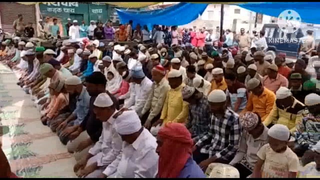 शांतिपूर्ण ढंग से अता हुई जुमा अलविदा की नमाज

वृंदावन। मुस्लिम समाज में रमजान का महीना सबसे अधिक नेक माना जाता है।