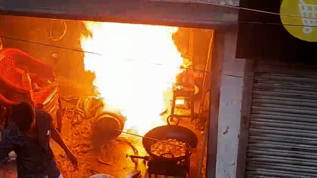 শ্রীরামপুর পৌরসভার এলাকার বেলটিং বাজারে ভয়াবহ অগ্নিকাণ্ড।#accident 