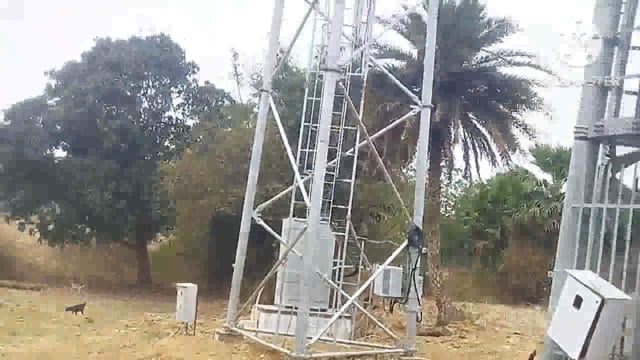 फुल्लीडुमर में खराब एयरटेल नेटवर्क से उपभोक्ता परेशान, टावर संचालक ने जरनैटर सुविधा नहीं होने की बात बताई