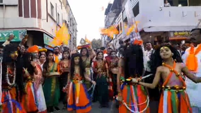 महात्मा बसवेश्वर महाराज यांच्या जयंती निमित्त शहरात देखाव्यासह मिरवणूक