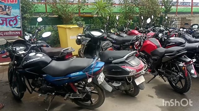 लखीसराय शहर के शहीद द्वार के समीप यातायात प्रभारी पंकज कुमार सिंह के नेतृत्व में वाहन जांच के दौरान वसूली गई 7500 रूपए 