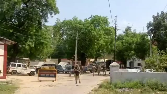 डॉन की हत्या करने वाले तीनों अरोपितों को रिमांड समाप्त होने पर जिला कारागार प्रतापगढ़ लाया गया, भारी सुरक्षा व्यवस्था