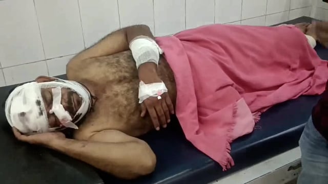 लखीसराय जिले के सूर्यगढ़ा बाजार पेट्रोल पंप के समीप कार और ट्रक की टक्कर में 3 लोग जख्मी