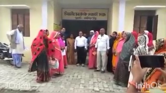 ग्रेच्युटी व पेंशन को लेकर आंगनबाड़ी  कार्यकत्रियों ने सौंपा ज्ञापन