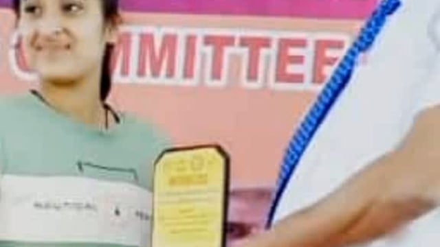 माट के कुड़वारा निवासी तनु उपाध्याय ने प्रथम ओकीनावा कप कराटे चैंपियनशिप में स्वर्ण पदक जीता मथुरा जनपद का नाम किया रोशन