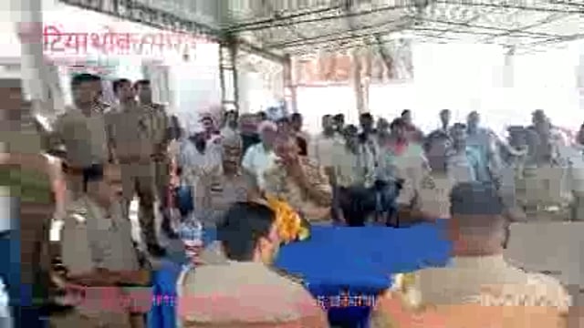 नवागत थाना प्रभारी संतोष कुमार सरोज ने संभाली कमान, वर्तमान में तैनात अभिषेक सिंह को दी गई भावभीनी विदाई