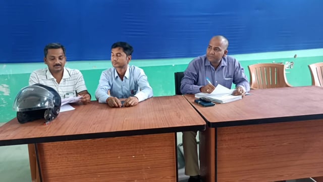 सूरजगढ़ा-अंबेडकर सभा भवन में प्र0 वि0 पदा0 एवं राजस्व पदा0 की देखरेख में जाति आधारित गणना को लेकर हुई बैठक 