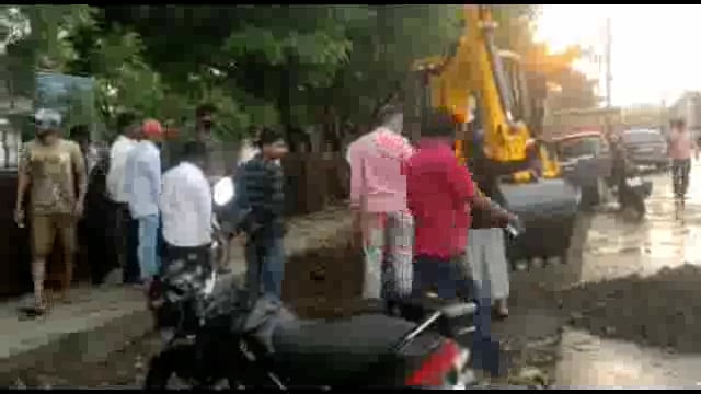 शहरासह तालुक्यात अवकाळी पावसाचा कहर,शहर पोलीस स्टेशनला तळ्याचे रूप