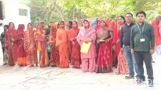 सुगौली पहुंचे ग्रामीण विकास मंत्री,सुगांव के जीविका भवन का किया निरीक्षण।