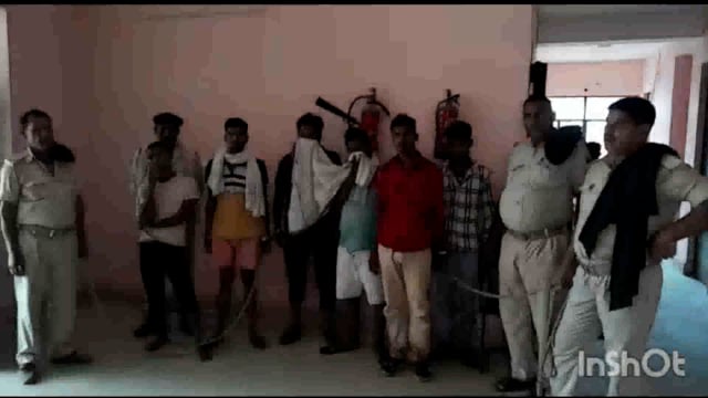 लखीसराय जिले के उत्पाद विभाग के छापेमारी में जिले के विभिन्न स्थानों से एक शराब कारोबारी और पांच शराबी गिरफतार