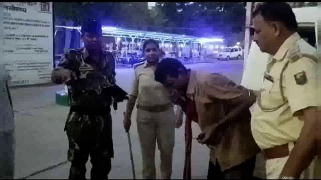 लखीसराय शहर में बिहार में पूर्ण शराबबंदी की हकीकत को बयां करता एक शराबी