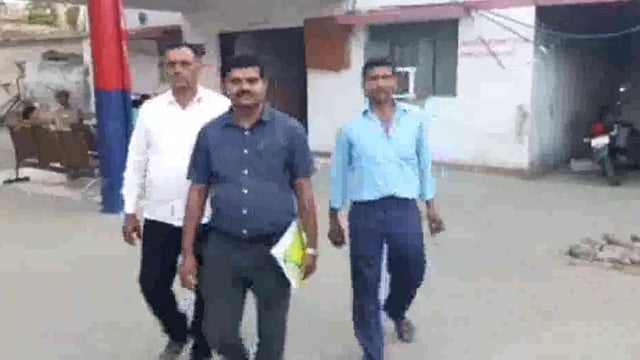 निकाय चुनाव में निर्वाचन सेक्टर मजिस्ट्रेट टीम ने 10लाख रुपए की नगदी कार में बरामद की