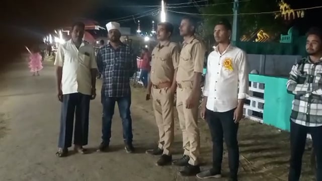 नगवा के हजरत बाबा समसुदीन कादरी का दो दिवसीय सालाना उर्स शुरू, सुरक्षा को रजनीश यादव की अगुवाई मे मुस्तैद रही पुलिस 