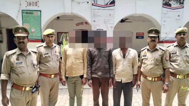 ८५ किलो गौमांस लकड़ी का ठीहा चापण के साथ तीन गिरफ्तार, दो फरार की हुयी पहचान जल्द होगी गिरफ्तारी
थाना कंधई