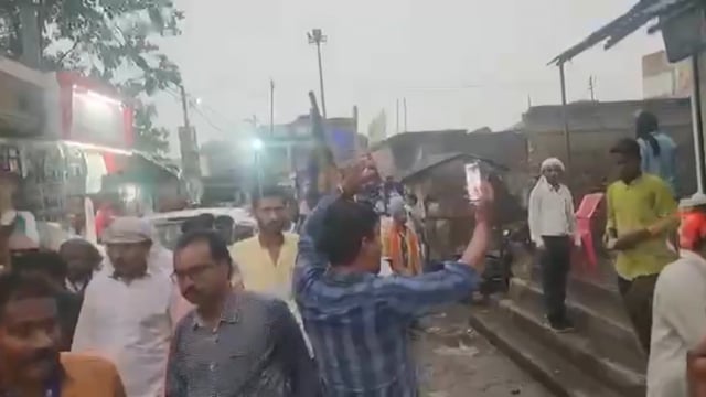 नगरपालिका सदर में बसपा प्रत्याशी ने किया नगर में जनसम्पर्क।