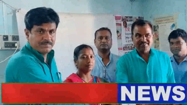 
 এগরা ব্লক ২ মঞ্জুশ্রী গ্রাম পঞ্চায়েতের মৎস্যজীবী ক্রেডিট কার্ড প্রদান করছেন এগরা বিধায়ক তরুন কুমার মাইতি মহাশয়