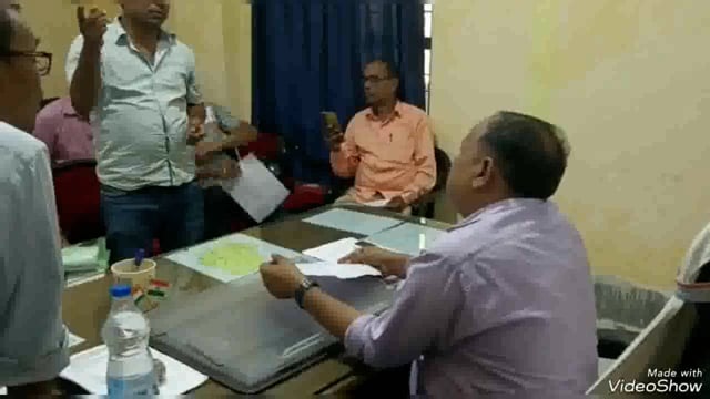  सिरदला प्रखंड कार्यालय में प्रखंड विकास पदाधिकारी ने जातीय जनगणना को लेकर पर्यवेक्षकों के साथ की बैठक