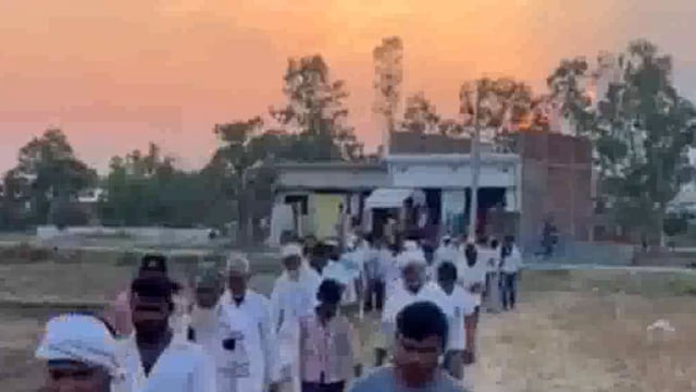 निर्दल प्रत्याशी मुमताज कर रहे डोर टू डोर सम्पर्क मतदाताओं का मिल रहा समर्थन 