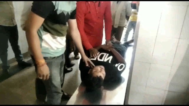 चंदपुरवा में अज्ञात कारणों के चलते 24 वर्षीय युवक ने खाया जहरीला पदार्थ,अस्पताल में भर्ती