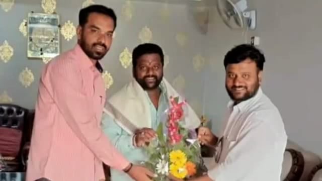 कृषी उत्पन्न बाजार समितीच्या संचालक पदी निवड झाल्याबद्दल विजय नीटूरे यांचा सत्कार