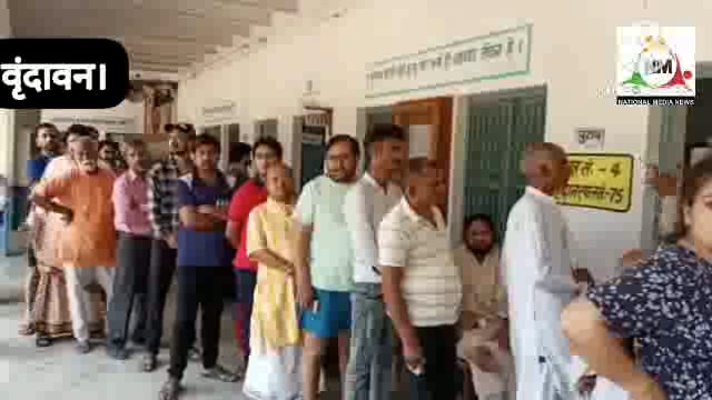 मेयर और पार्षद चुनने को मतदाताओं ने बढ़-चढ़ कर किया मतदान, अधिकारी दिखे दिए अलर्ट।