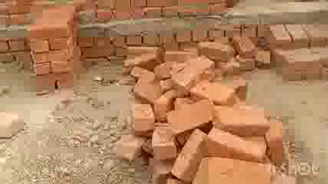 ग्राम पंचायत बिनौहनी के प्राथमिक विद्यालय के प्रांगण में बन रहे अतिरिक्त कक्ष में घटिया सामग्री का किया जा रहा  प्रयोग