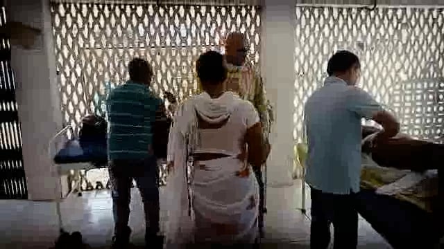 विशंभरचक गांव के समीप कुत्ते से टकराया बाइक । बाइक सवार दो व्यक्ति गंभीर रूप से हुए जख्मी ।