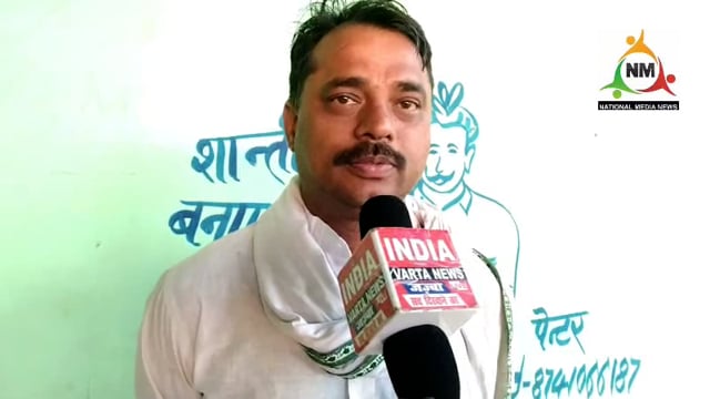 सड़कों पर छुट्टा घूमते गौ वंशों के बारे में जानकारी देते राष्ट्रीय किसान यूनियन भानू के प्रवक्ता हरेश ठेनुआ।