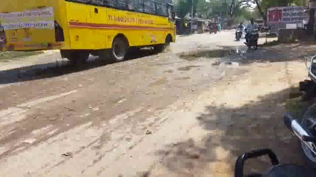 जल जमाव से सीसी मार्ग ध्वस्त, जल निगम विभाग की फूटी पाइप,नाली गन्दगी से हुयी चोक
राहगीर हो रहे गिरकर चोटिल
संग्रामगढ़