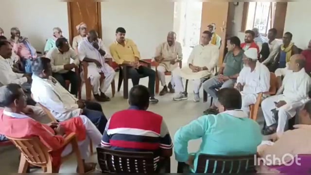 सुगौली के सिकरहना नदी किनारे धुमनी टोला लालपरसा रिंग बांध बनाने को लेकर सैकड़ों की संख्या में जन प्रतिनिधियों ने की बैठक।