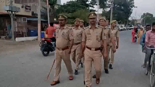 नगर निकाय चुनाव को लेकर सिद्धार्थ नगर बलरामपुर बॉर्डर के बिस्कोहर में सुरक्षा के किए गए कड़े इंतजाम