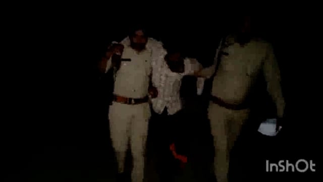 सुरीर थाना क्षेत्र में हुई पुलिस और बदमाश के बीच मुठभेड़ जिसमें एक बदमाश घायल होने के बाद पकड़ा गया