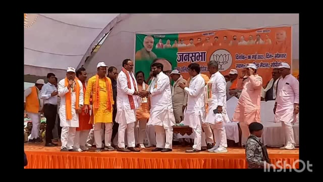 भदोही के रामलीला मैदान पंहुचा सूबे के उपमुख्यमंत्री का उड़न खटोला,तमाम दिग्गज नेताओं सहित उमड़ा भारी जन सैलाब।