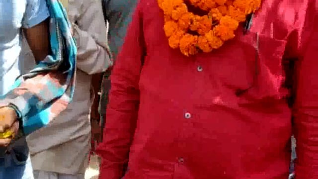 पंचायत उपचुनाव को लेकर सूर्यगढ़ा प्रखंड में अंतिम दिन महेशपुर पंचायत से यात्री पासवान ने अपना नामांकन करवाए 