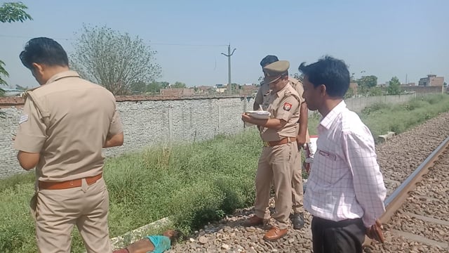 रामपुर /मिलक में रेलवे ट्रैक पर पड़ा मिला अज्ञात युवक का शव नहीं हो पाई शिनाख्त 