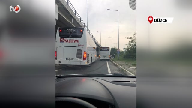 Otogara Girmeyen Otobüsler Trafiği Kilitliyor