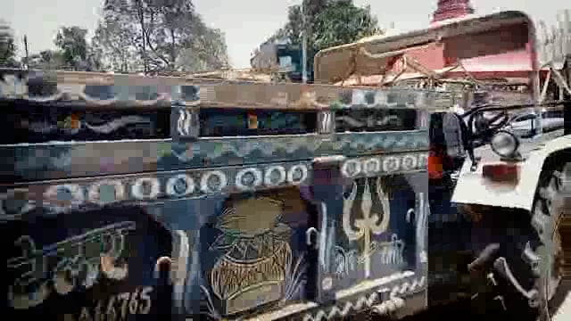 अमरपुर पुलिस ने बासुदेवपुर घाट से 2 अवैध बालू लदा ट्रैक्टर किया जप्त ।