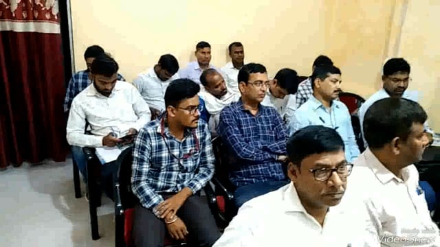 वीडियो ने बैंक कर्मियों के साथ की बैठक ऋण वितरण को लेकर दिया जोर