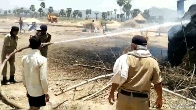 पिपरा गांव में निवारी कि पूर्व में लगी आग हजारों की संपत्ति जलकर हुई राख