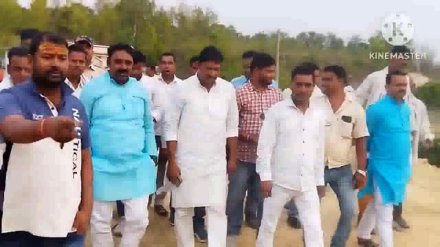  विधायक मनोज यादव रामधुन संकीर्तन विसर्जन के मौके पर मध्यगिरी गांव पहूंच कार्यकर्ताओं से क्षेत्र की समस्या से हुए अवगत