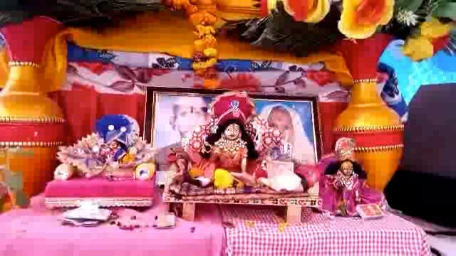 तेहरा महावन में श्रीमद् भागवत कथा का रसपान कराते आचार्य श्री प्रमोद जी ।