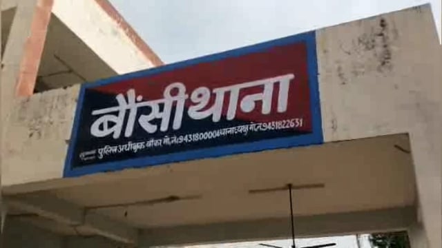 वाहन जांच के दौरान पुलिस के हत्थे चढ़ा शराब माफिया भारी मात्रा में शराब बरामद