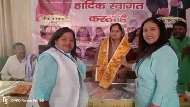 मिशन स्माइल सिंधी वेलफेयर फाउंडेशन मथुरा ने मदर्स डे पर लगाया माताओं के लिए विशाल स्त्री रोग जांच एवं नेत्र जांच शिविर