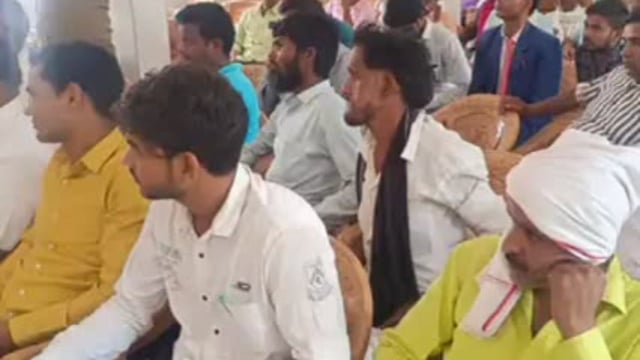 खुनियांव ब्लॉक में क्षेत्र पंचायत की हुई बैठक बैठक में जमकर हुआ हंगामा BDC ने कहा नहीं मिलता सम्मान