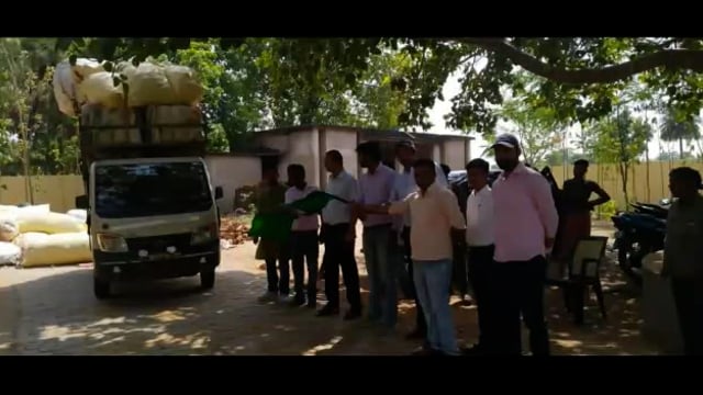 संग्रहित प्लास्टिक प्रसंस्करण को डीडीसी ने हरी झंडी दिखाकर रिसाइकिल के भेजा बंगाल 