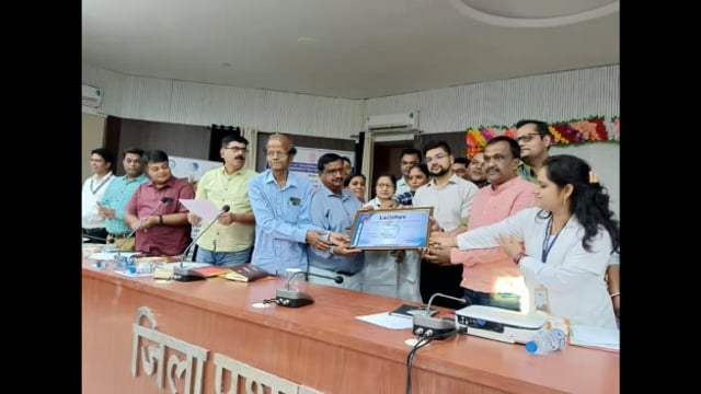 सार्वजनिक स्थानों पर धूम्रपान करते पकड़े जाने पर भरना पड़ेगा जुर्माना 