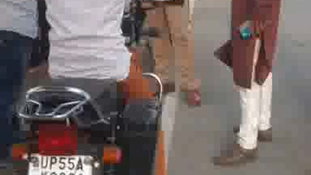 त्रिलोकपुर पुलिस द्वारा यातायात नियमों का उल्लंघन करने वाले 15 वाहनों से वसूल किया ₹15000 का समन शुल्क