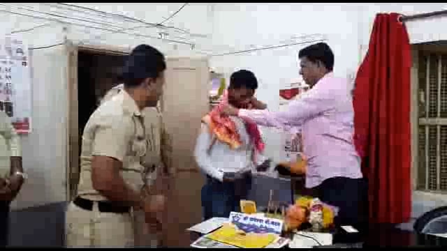 उदित संजय बोरगावे यांची पोलीस दलात नियुक्ती,शहर पोलीस ठाण्यात पोलीस निरीक्षक परमेश्वर कदम यांनी केला सत्कार