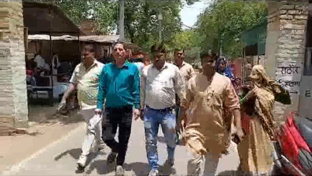 विद्युत विभाग की शिकायत को लेकर जिला अधिकारी कार्यालय पहुंचे विनोद दिखित